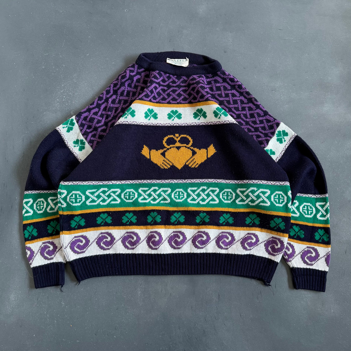 1980's Vintage Claddagh Sweater Size L