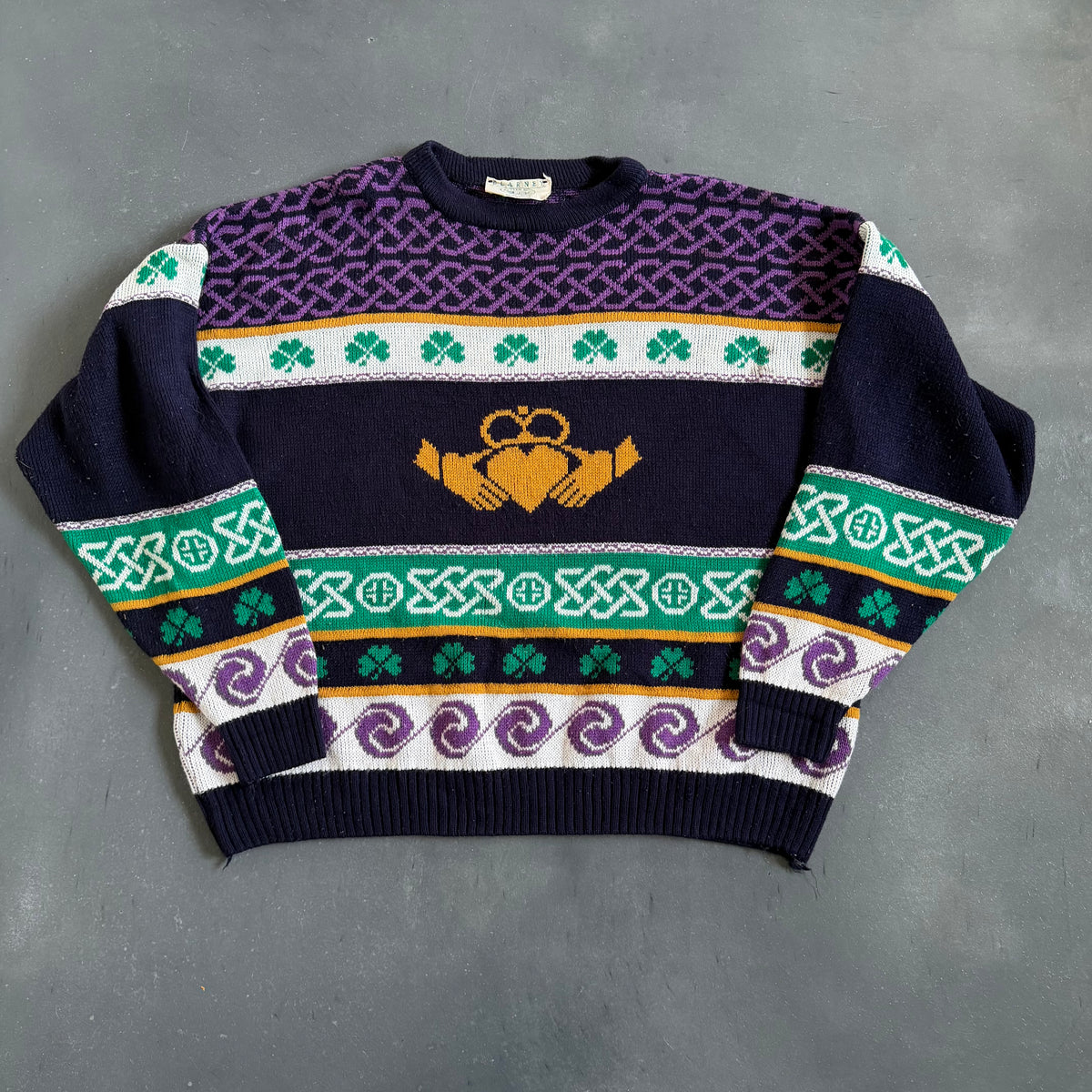1980's Vintage Claddagh Sweater Size L