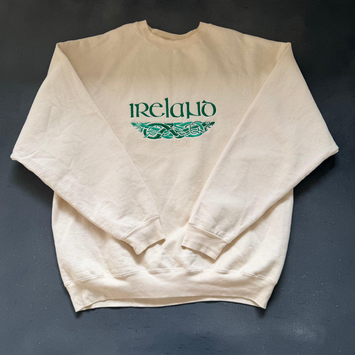 90’s Vintage Ireland Sweatshirt Size XL