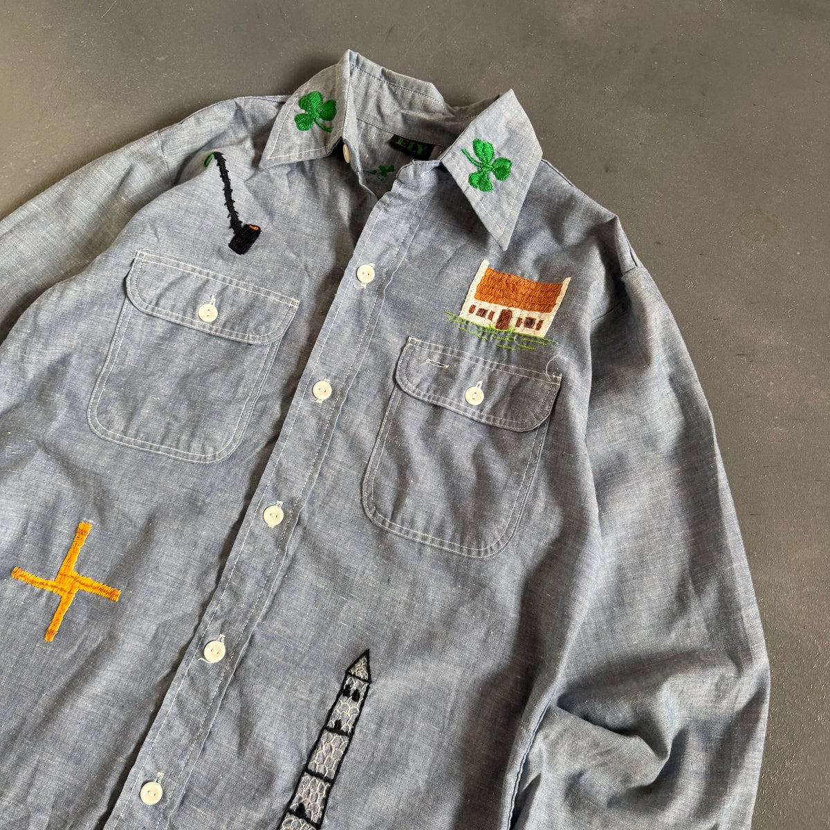 Vintage Embroidered Irish Motif Shirt Size M/L