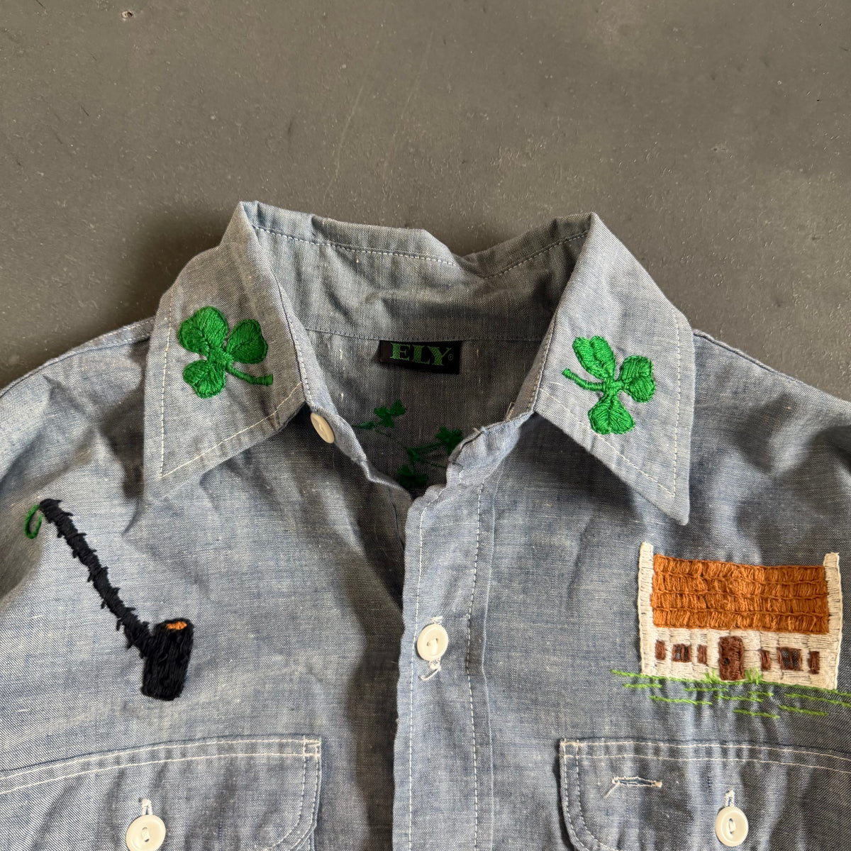 Vintage Embroidered Irish Motif Shirt Size M/L