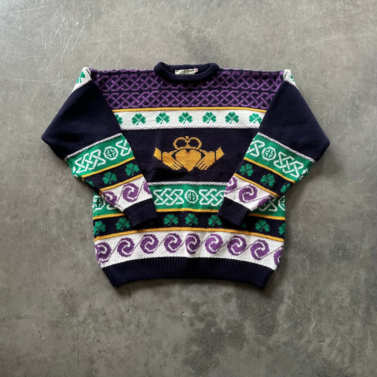 80's Vintage Claddagh Knit Sweater Size M/L