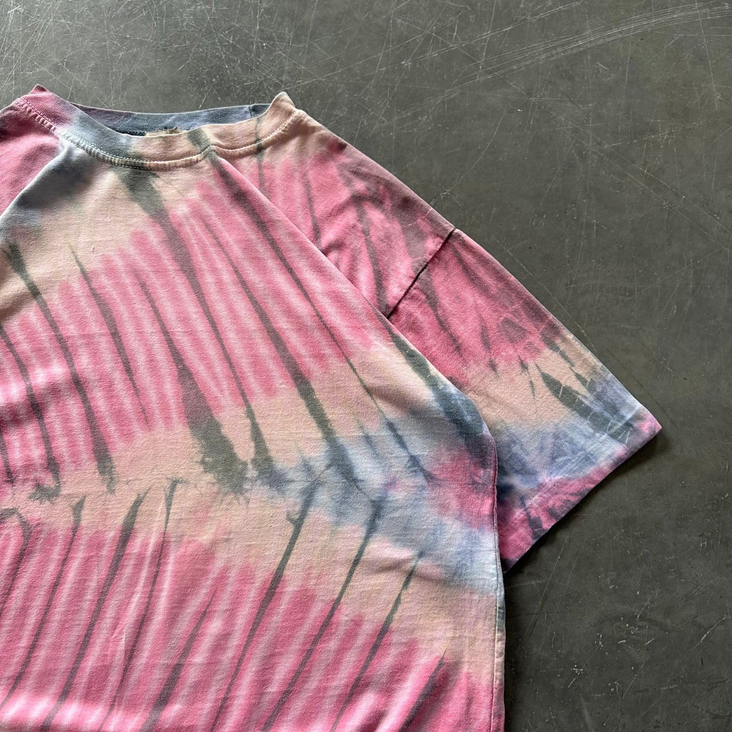 90's Vintage Faded Tie-Dyed Tee Size Large