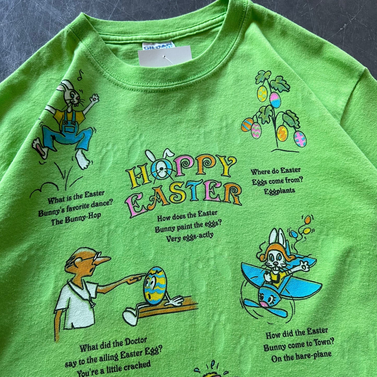 Vintage Easter Graphic Tee Size Small